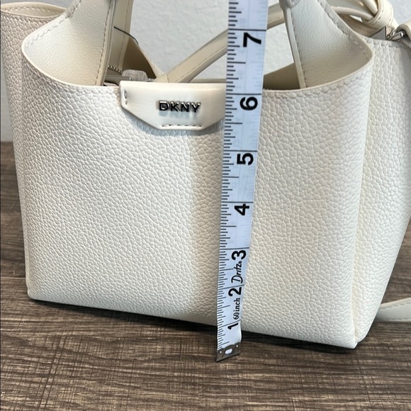 DKNY White Leather Satchel/Crossbody 🤍 - Picture 11 of 16